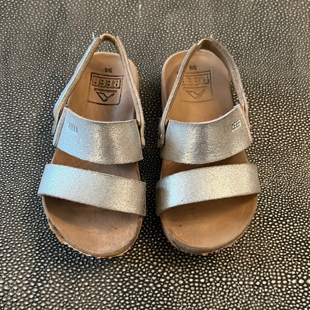 Reef silver Lil Cushion Bounce Vista wide strap sandals elastic back toddler 5/6